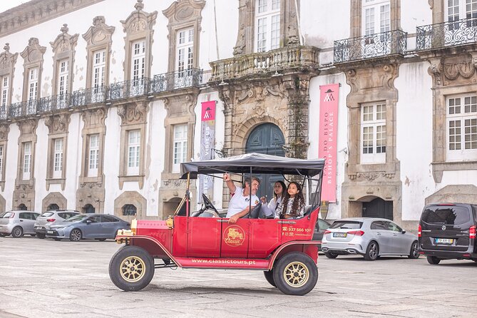 Private Porto Classic Tuk Tour 2h - Clérigos Tower and Livraria Lello, with tickets not included