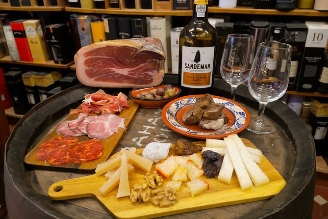 PRIVATE Porto food & wine tour - Port wine and Douro DOC, explained by taste