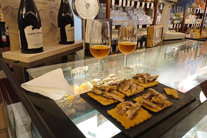 PRIVATE Porto food & wine tour - Your guide: the difference between eating and learning