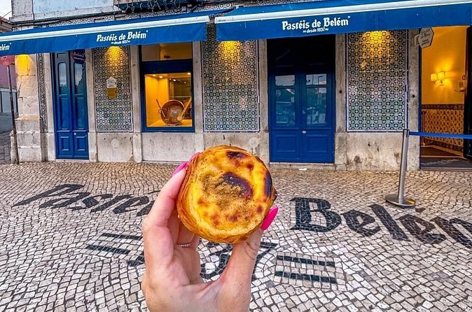 Private Porto Tour to Lisbon with stops: Nazare, Obidos & Aveiro - Óbidos Stroll: Medieval Streets, Whitewashed Houses, and Castle Views