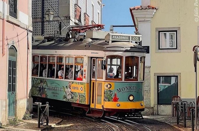 Private Porto Tour to Lisbon with stops: Nazare, Obidos & Aveiro - The Road In Between: Why Private Transportation Feels Better