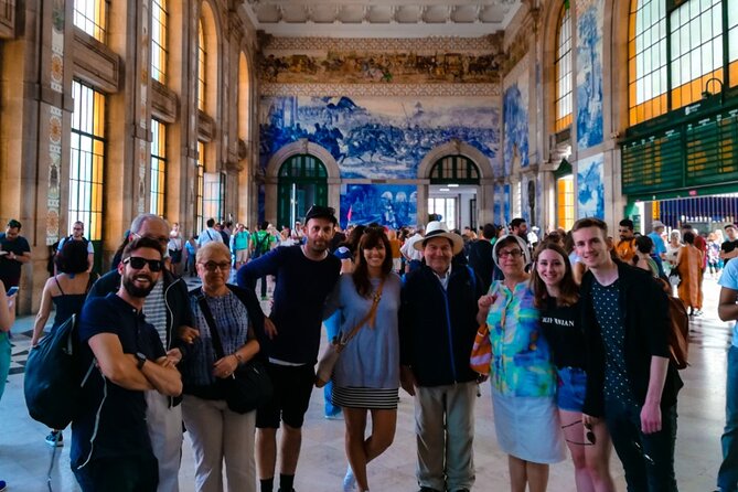 PRIVATE Porto walking tour with historian - Praca da Liberdade and the rhythm of Porto’s center
