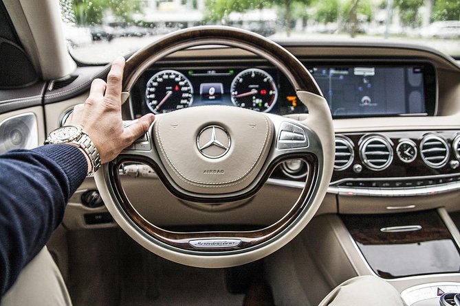 Private Premium Car Transfer from Porto to Lisbon with 2 hours for sightseeing - Choosing from the destination list: where your 2 hours can shine