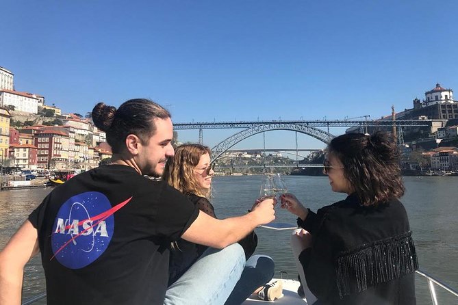 Private tasting in the Douro (1 to 7 people) on a yacht for yourself - Infante D. Henrique Bridge: photo stops that actually work