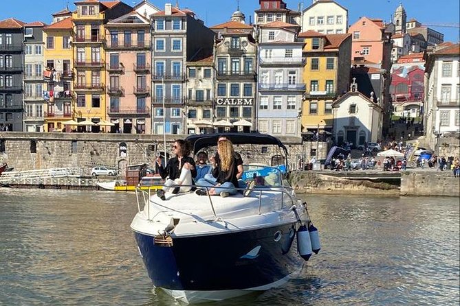Private tasting in the Douro (1 to 7 people) on a yacht for yourself - Arrábida Bridge and the shift toward the Atlantic
