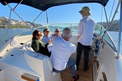 Private tasting in the Douro (1 to 7 people) on a yacht for yourself
