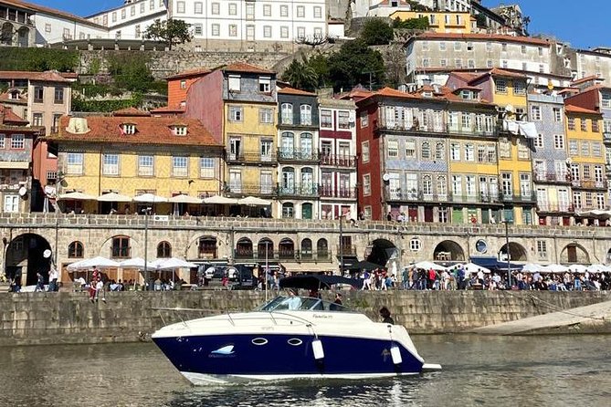 Private tasting in the Douro (1 to 7 people) on a yacht for yourself - The tasting setup: green wine, port, cheese, charcuterie, and homemade jam