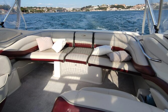 Private Tour 1h: Foz, Ribeira and Pte. D.luis, group price up to 6px - Cais da Gaia, wine cellars, and the Porto waterfront from the waterline