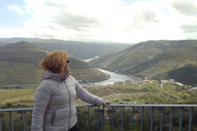 Private Tour in Douro Valley Wine Region & Traditional Lunch - Winery time with the owner and winemaker: what that changes