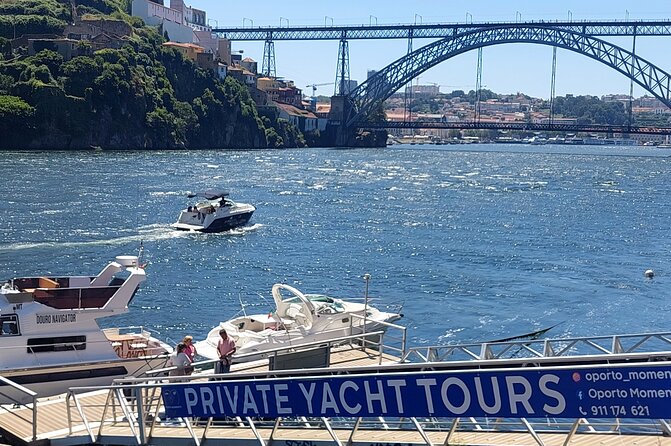 Private Tour in Douro, with tasting,on a Yacht for up to 5 People - A small photo stop and a pause near Porto views and Gaia cellars