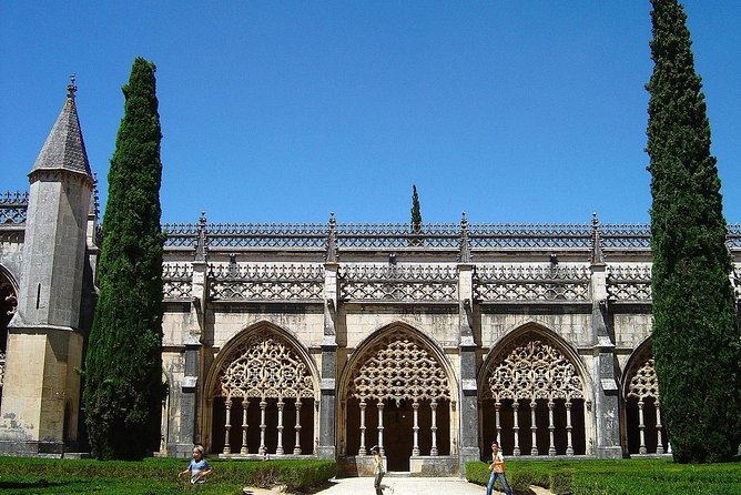 Private Tour through Tomar, Fátima, and Batalha historical sites - Stop 3: Basilica de Nossa Senhora do Rosário de Fátima