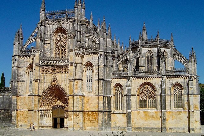 Private Tour through Tomar, Fátima, and Batalha historical sites - Pickup, Wi-Fi, and why the drive matters