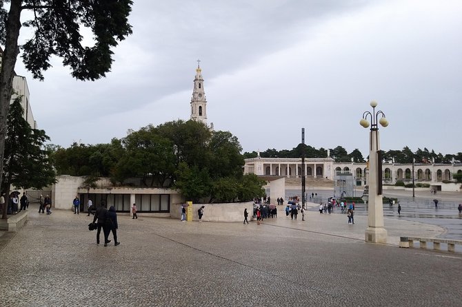 Private Tour to Fátima Sanctuary and the Little Shepherds Houses - Capela das Aparicoes: Where the Story Gets Very Specific