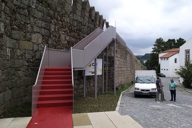 Private Tour to Guimarães and Braga, two incredible cities - Guimarães Old Town Walk: Monastery Origins, Squares, and Rua de Santa Maria