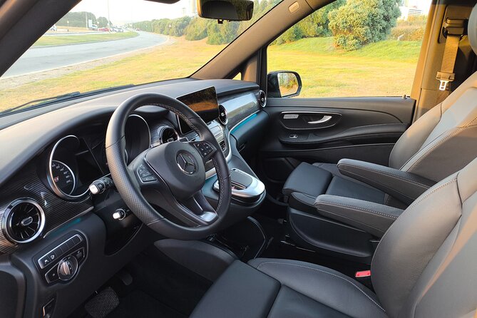Private transfer from Porto to Porto Airport - The Ride: Air-Conditioned Comfort, WiFi, and Water