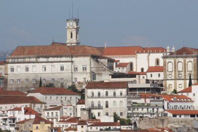 Private Transfer Porto-Lisbon with 2 (two) Visits on the Way