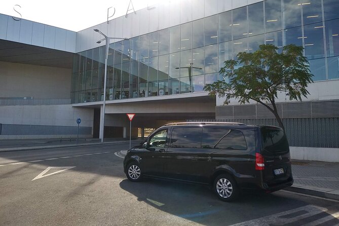 Private Transport between the city of Porto and AHD Airport - How the pickup feels at Porto Airport