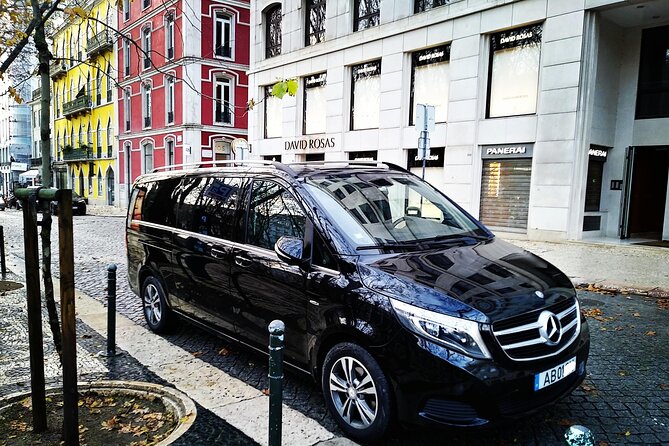 Private Transport between the city of Porto and AHD Airport - English support and the practical ticketing side
