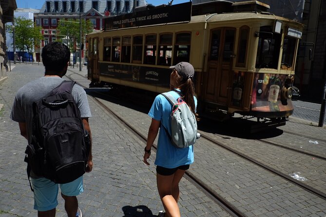 Private Walking Tour - Explore Porto Through the Lens of an Expat - Rua das Flores: Trendy, Renovated, and Still Very Porto