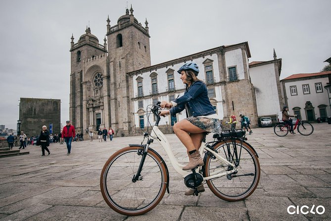 Rent an Electric Bike with Bosch motor - Starting on the Gaia side and heading for Afurada