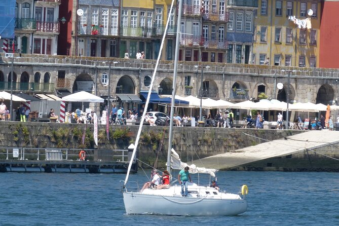 Sailing boat trip on the coast of Porto and on the river Douro - Time on the water: 3 hours that feel like more