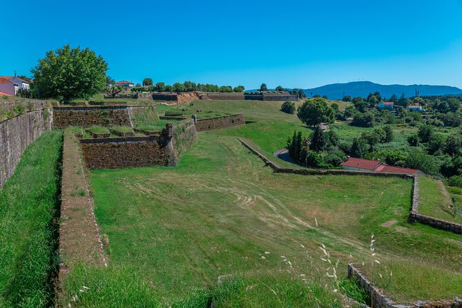 Santiago and Valença do Minho Full Day Private Tour - Why this Porto to Santiago day feels different than a rushed trip