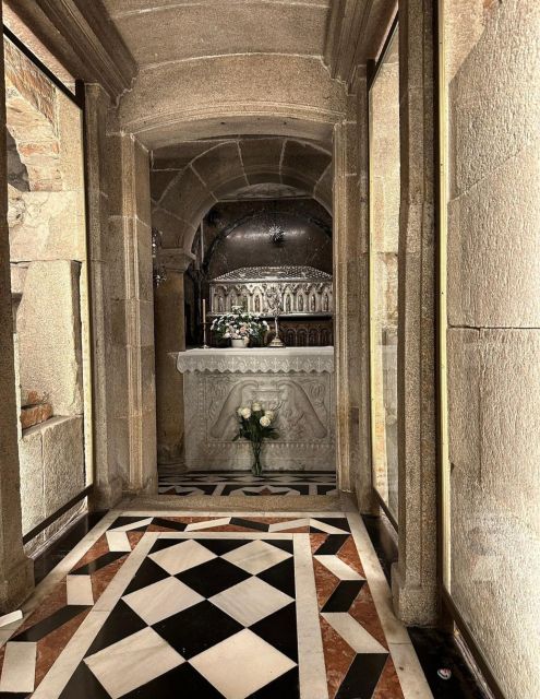 SANTIAGO COMPOSTELA+BRAGA: Private Religious Tour from Porto - Comfort and flexibility: what “private religious tour” should feel like