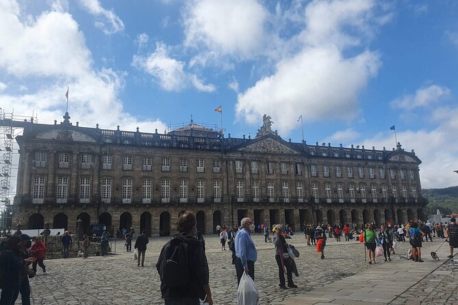 Santiago de Compostela and Cathedral Private Tour From Porto - Porto to Santiago, the comfort math that makes the trip work