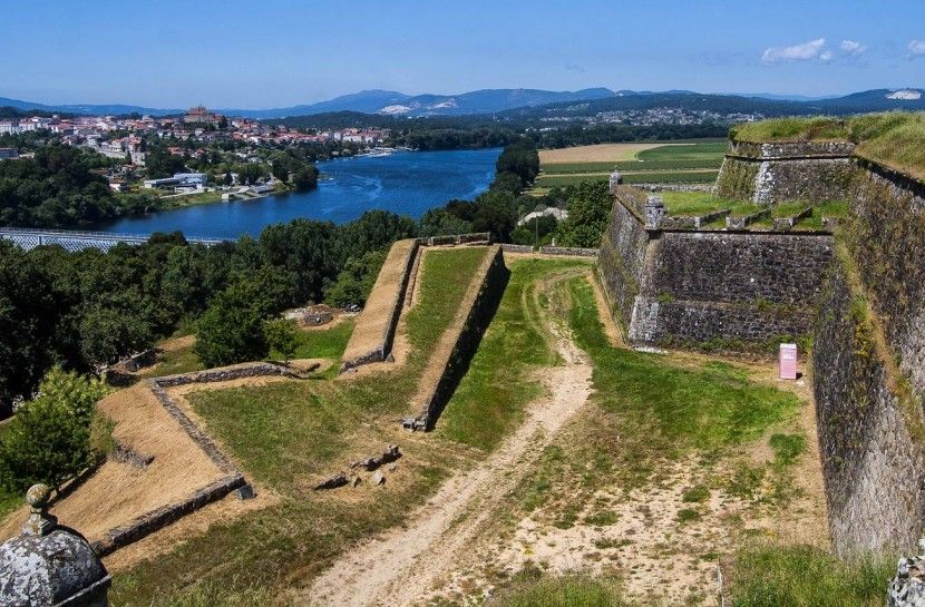 Santiago de Compostela Full-Day Tour From Porto - The useful, scenic drive from Porto into Galicia