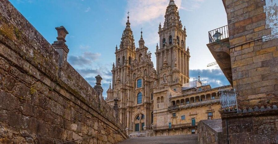 Santiago de Compostela Full-Day Tour From Porto - Valença do Minho: fortress walls on the Portugal-Spain border