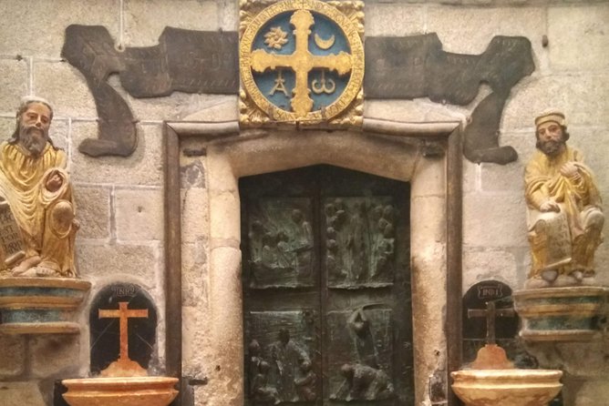 Santiago de Compostela & Valença do Minho - from Porto - Cathedral visit: guided entry and what makes it special