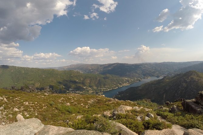 Small Group Geres National Park Full Day with picnic from Porto - The included lunch: picnic setup and the restaurant swap