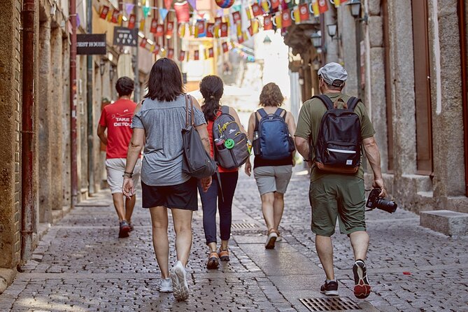 Small Group Secrets of Porto Walking Tour - Praca Gomes Teixeira: finishing with a grounded neighborhood feel