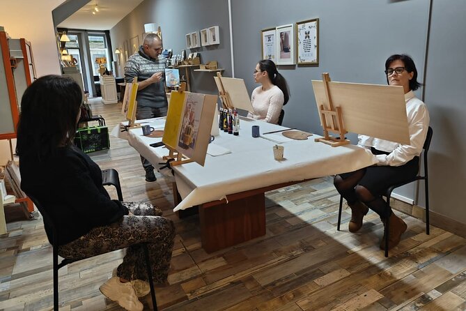 Small Painting Group with a Local Artist in Porto - A Small-Group Painting Session That Keeps You Focused