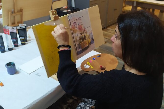 Small Painting Group with a Local Artist in Porto - Your Instructor: Emmanuel’s Style Makes Beginners Feel Capable