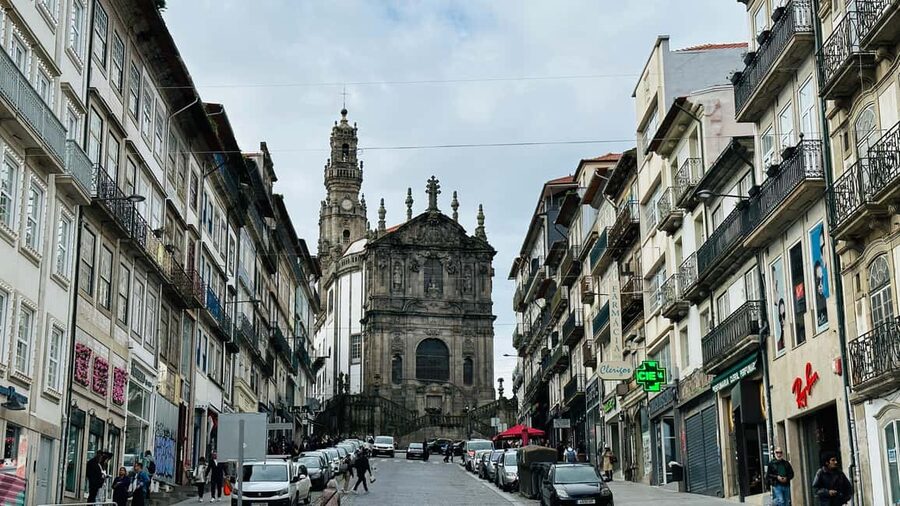 The Beautiful Story of Porto: Guided Tour with Entry Tickets - Rua das Flores stroll and the medieval clues you almost miss