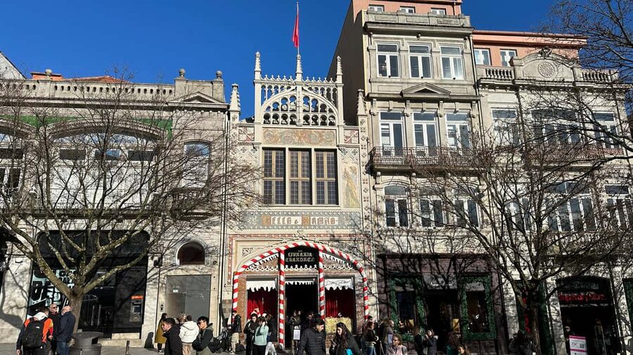 The Beautiful Story of Porto: Guided Tour with Entry Tickets - Clérigos Church and Tower: the “look up” moment, explained