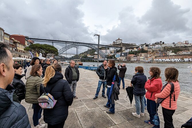 The Unvanquished Tour in Porto City Center - Church Pairs, Old University Life, and the Stories Between Streets