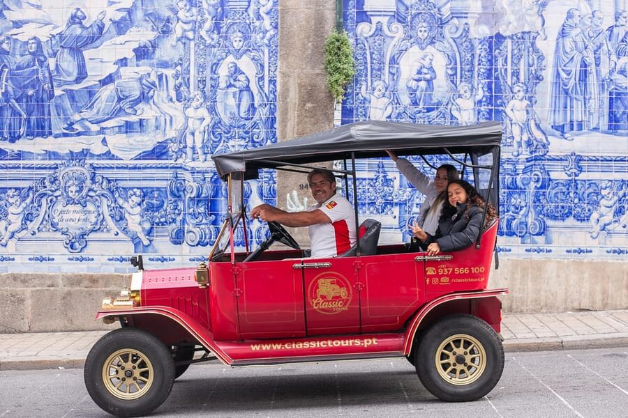 Tour Porto: Classic Car + A Toast with Port Wine - The Luís I Bridge Moment and the Serra do Pilar View