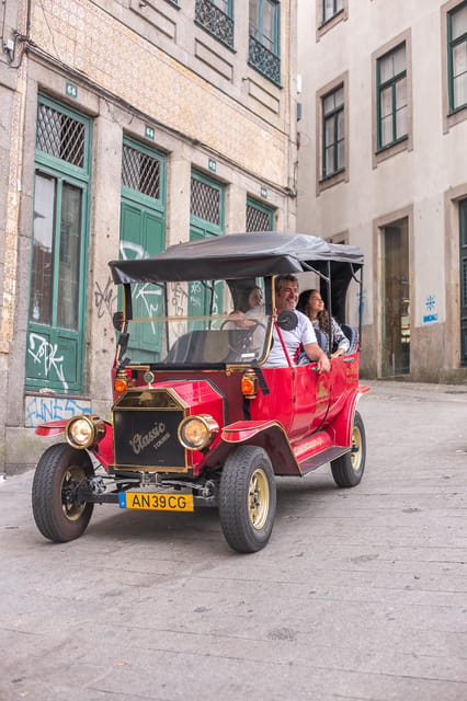 Tour Porto: Classic Car + A Toast with Port Wine - Sunset Timing and Why the Flow Matters