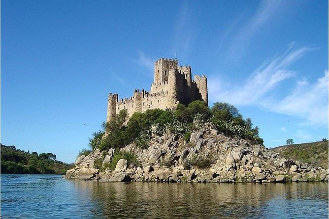 Tour/transfer Lisbon Porto or Porto Lisbon with 3 stops - Coimbra Historic Center and University, Plus a Low-Pressure Hour