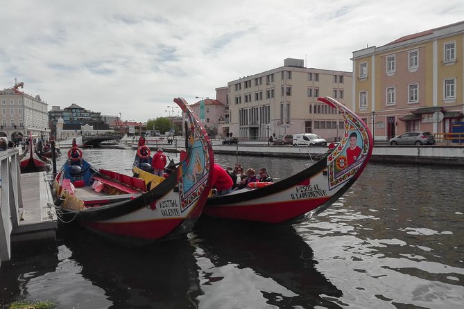 Transfer from Porto to Coimbra visiting Aveiro, half day - Turning a transfer into real Aveiro time