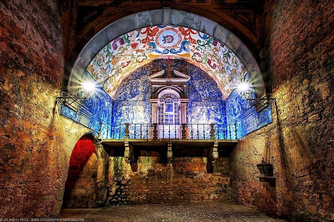 Transfer from Porto to Lisbon with stops - Óbidos: medieval lanes, castle walls, and a sweet cherry liqueur stop