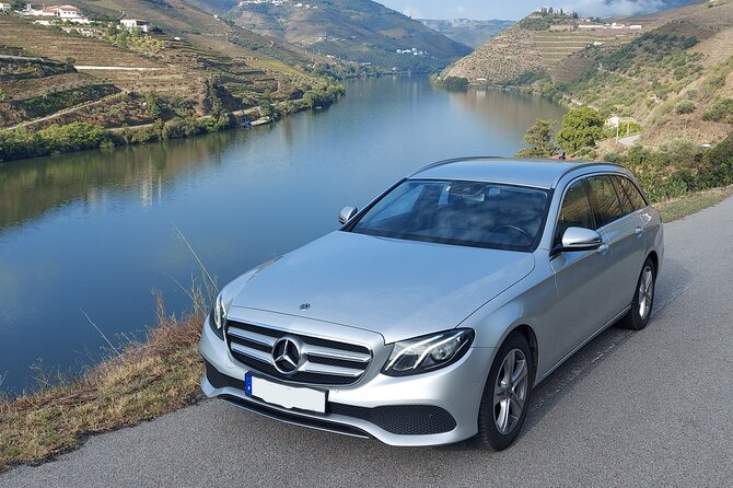Transfer Taxi Service Porto , Gaia , Airport , Train , Bus , Ship - How the pickup works at the airport, train, and bus exits