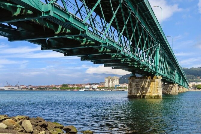 Viana do Castelo + Ponte de Lima + Barcelos - Full Day/from Porto - Barcelos: rooster legend on-site plus a river walk with medieval bridge vibes