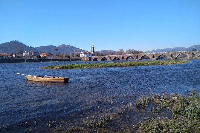 Viana do Castelo + Ponte de Lima + Barcelos - Full Day/from Porto - Ponte de Lima: Roman and medieval bridge, fortified walls, and an unforced pace