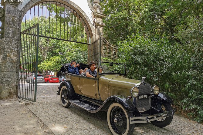 Vintage car ride in Vila Real - Port wine tasting and traditional sweets, plus the confectionery factory