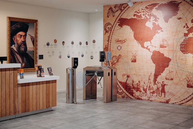 World of Discoveries Entrance Ticket in Porto - Performances, period clothing, and the pacing factor